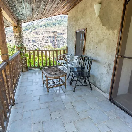 Stone House In Faralya 別荘 フェティエ